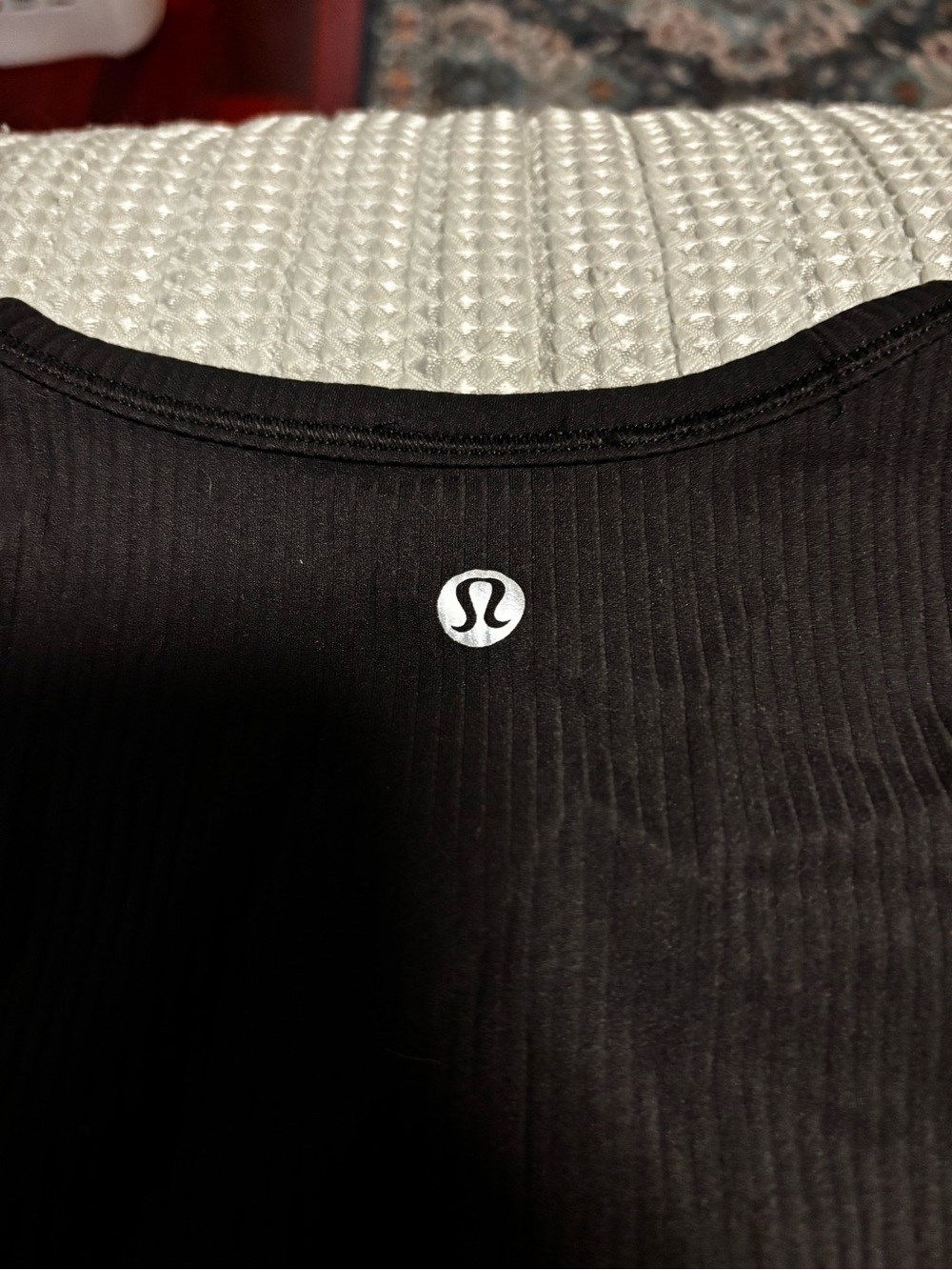 Lululemon Long sleeve top with open back detail
NWT
Sz. 6
OPEN TO OFFERS